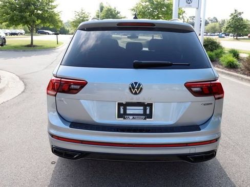 Used 2024 Volkswagen Tiguan SE R-Line AWD/4WD image 4