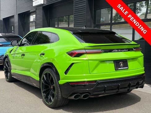 Used 2022 Lamborghini Urus AWD/4WD image 3