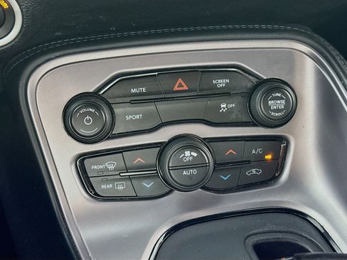 Used 2023 Dodge Challenger SXT RWD image 17