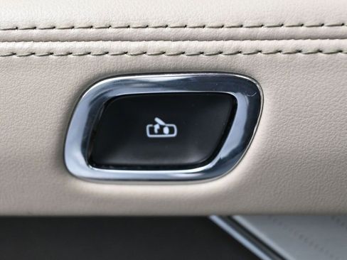 Used 2021 Lincoln Aviator Reserve w/ Equipment Group 202A image 18