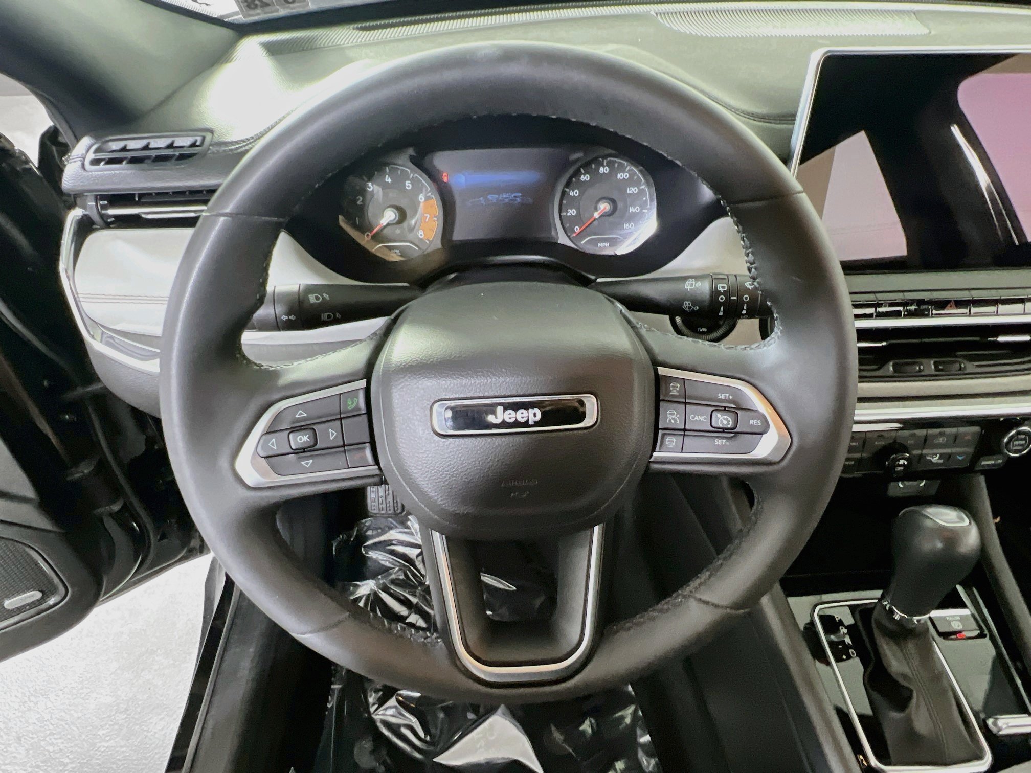 Used 2023 Jeep Compass Limited w/ Elite Group AWD/4WD image 11