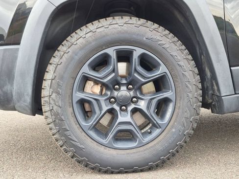 Used 2020 Jeep Cherokee Trailhawk w/ Cold Weather Group AWD/4WD image 24
