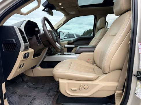 Used 2018 Ford F150 Lariat w/ Equipment Group 502A Luxury AWD/4WD image 32