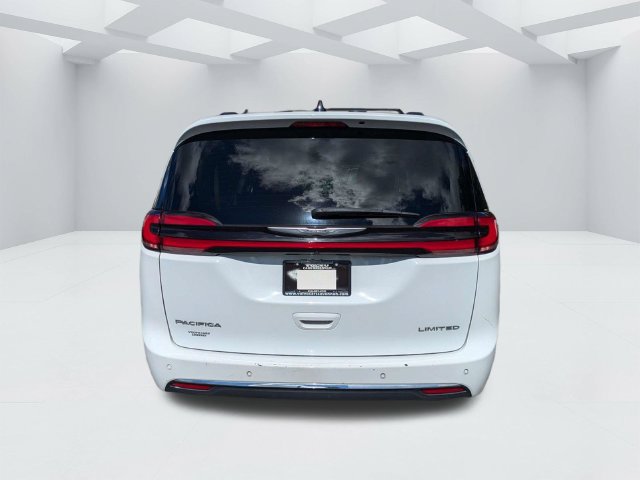 Used 2023 Chrysler Pacifica Limited FWD image 6