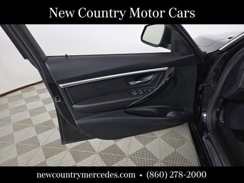 Used 2018 BMW 330i xDrive Sedan AWD/4WD image 13