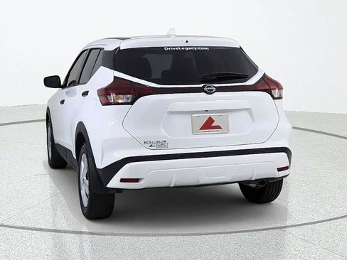 Used 2024 Nissan Kicks S FWD image 5