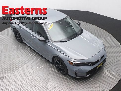 Used 2025 Honda Civic Sport image 3