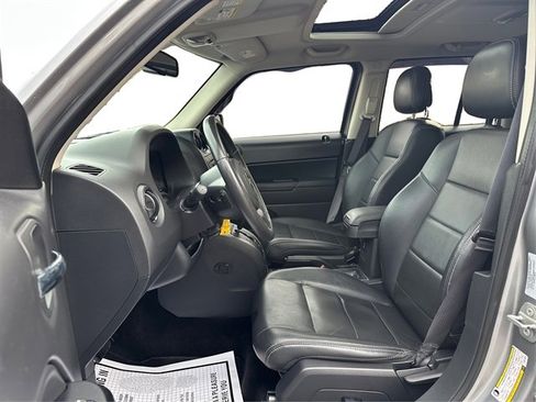 Used 2016 Jeep Patriot High Altitude image 10