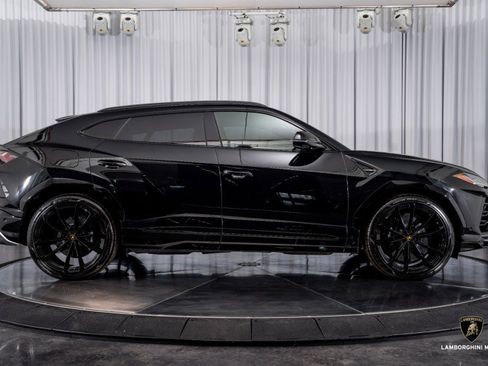 Used 2019 Lamborghini Urus image 15