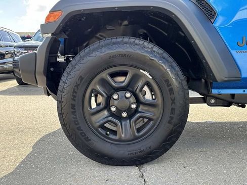 Used 2025 Jeep Wrangler Sport image 3