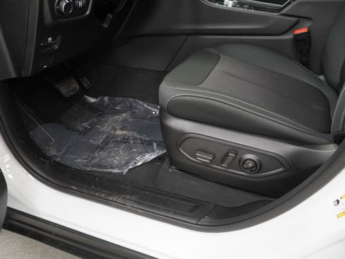 New 2026 Jeep Grand Cherokee Laredo image 28