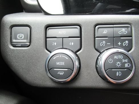 Used 2024 GMC Sierra 1500 SLT AWD/4WD image 22