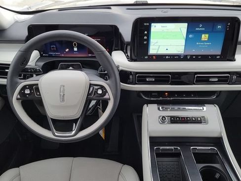 New 2026 Lincoln Aviator Reserve w/ Illumination Package AWD/4WD image 12