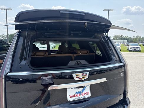 Used 2026 Cadillac Escalade Luxury RWD image 25