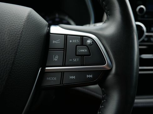 Used 2021 Toyota Highlander Limited AWD/4WD image 29
