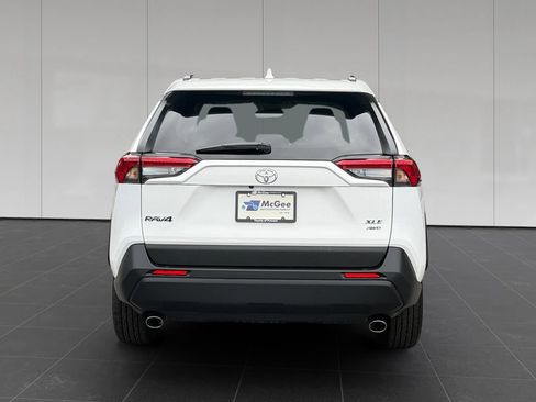 Used 2025 Toyota RAV4 XLE AWD/4WD image 4