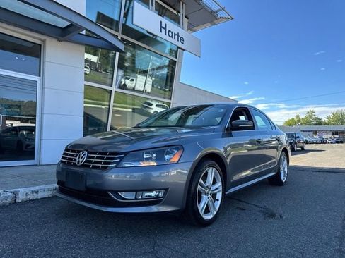Used 2013 Volkswagen Passat TDI SE FWD image 2