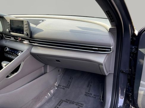Used 2025 Hyundai Elantra Sport image 26