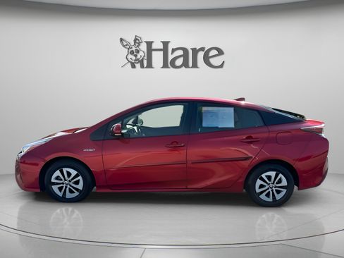 Used 2016 Toyota Prius Four FWD image 2