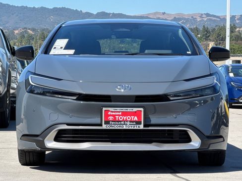 Used 2023 Toyota Prius Prime FWD image 6