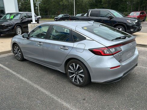 Used 2024 Honda Civic EX-L image 11