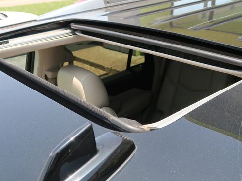 Used 2018 Cadillac Escalade Luxury image 44