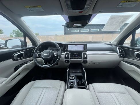 Used 2023 Kia Sorento EX AWD/4WD image 12
