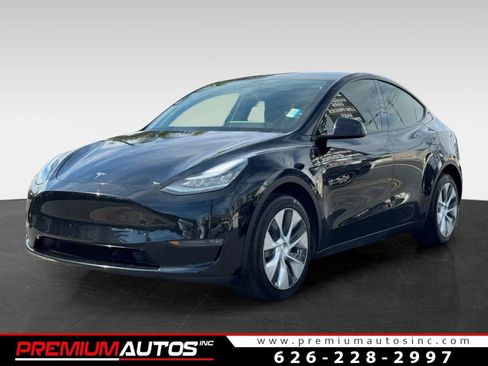 Used 2020 Tesla Model Y Long Range image 1