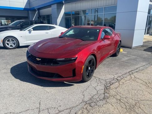 Used 2023 Chevrolet Camaro LT image 2