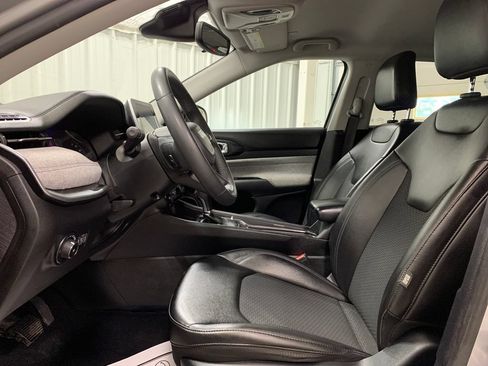 Used 2022 Jeep Compass Latitude AWD/4WD image 15