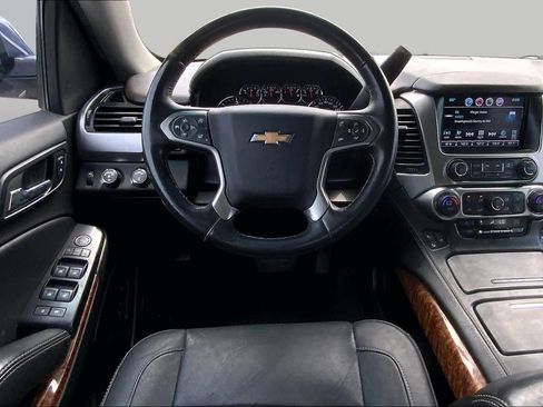 Used 2018 Chevrolet Suburban Premier AWD/4WD image 5