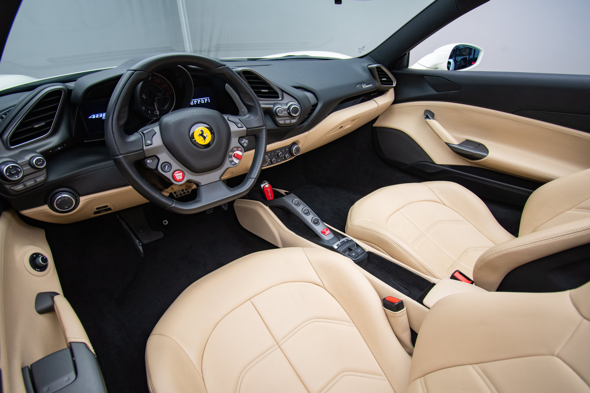 Used 2018 Ferrari 488 Spider RWD image 17