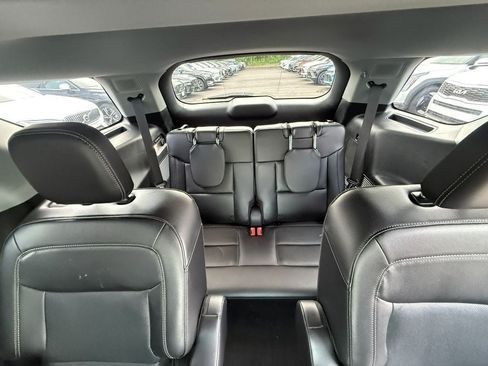 Used 2023 Ford Explorer Limited w/ Limited Technology Package AWD/4WD image 23