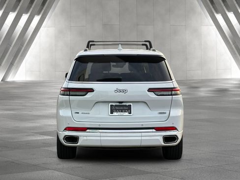 Used 2023 Jeep Grand Cherokee L Overland image 5