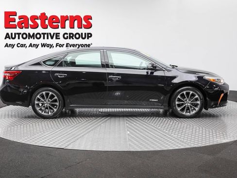 Used 2018 Toyota Avalon XLE Premium image 4