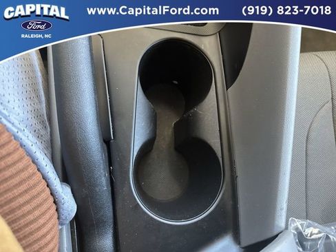 Used 2024 Hyundai Elantra SE image 30