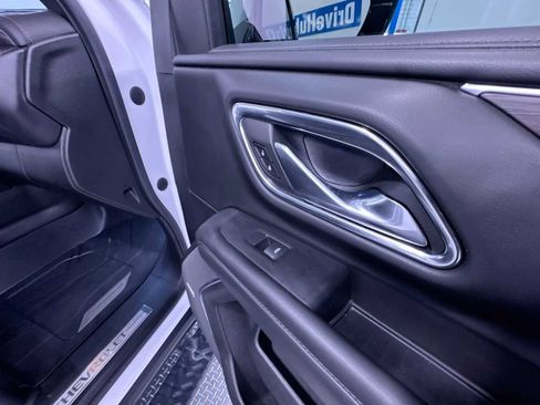 Used 2022 Chevrolet Tahoe Z71 w/ Luxury Package AWD/4WD image 29