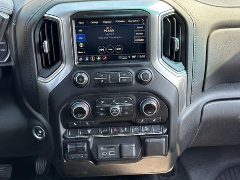 Used 2021 Chevrolet Silverado 3500 LTZ AWD/4WD image 17