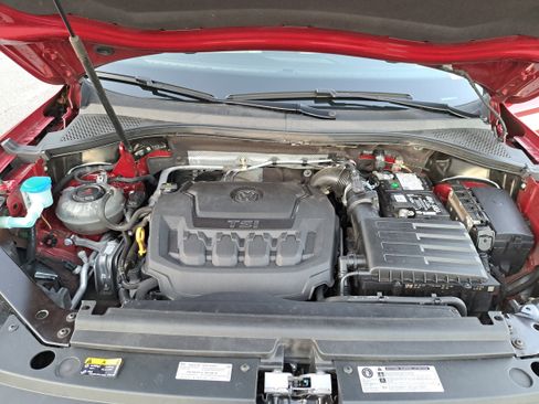 Certified 2019 Volkswagen Tiguan SE w/ Panoramic Sunroof Package image 29