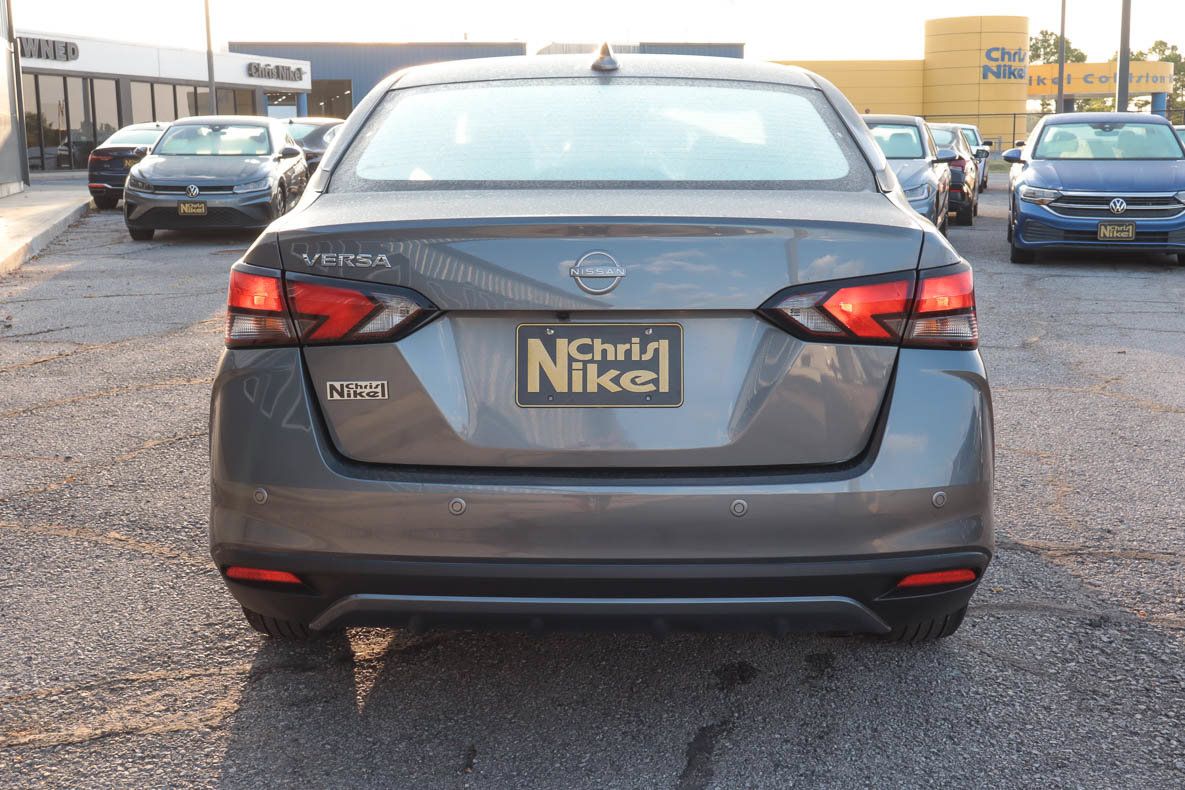 Used 2025 Nissan Versa SV FWD image 5