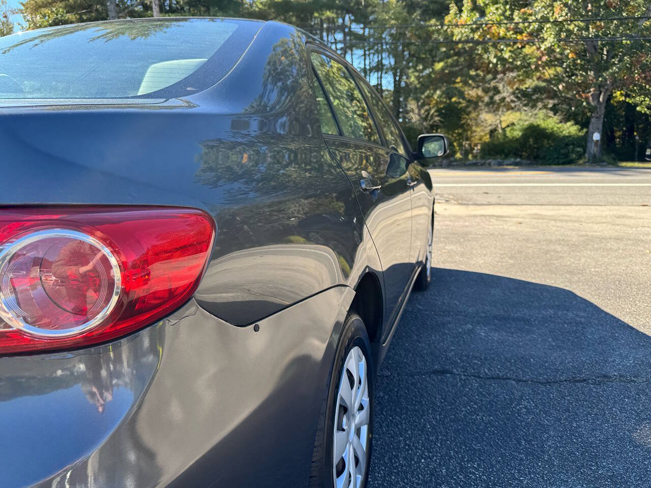 Used 2011 Toyota Corolla LE FWD image 14