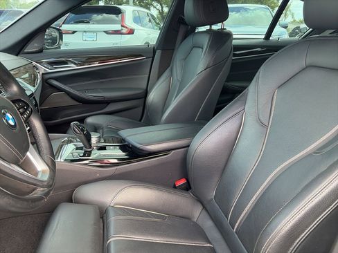 Used 2020 BMW 530i w/ Premium Package image 12