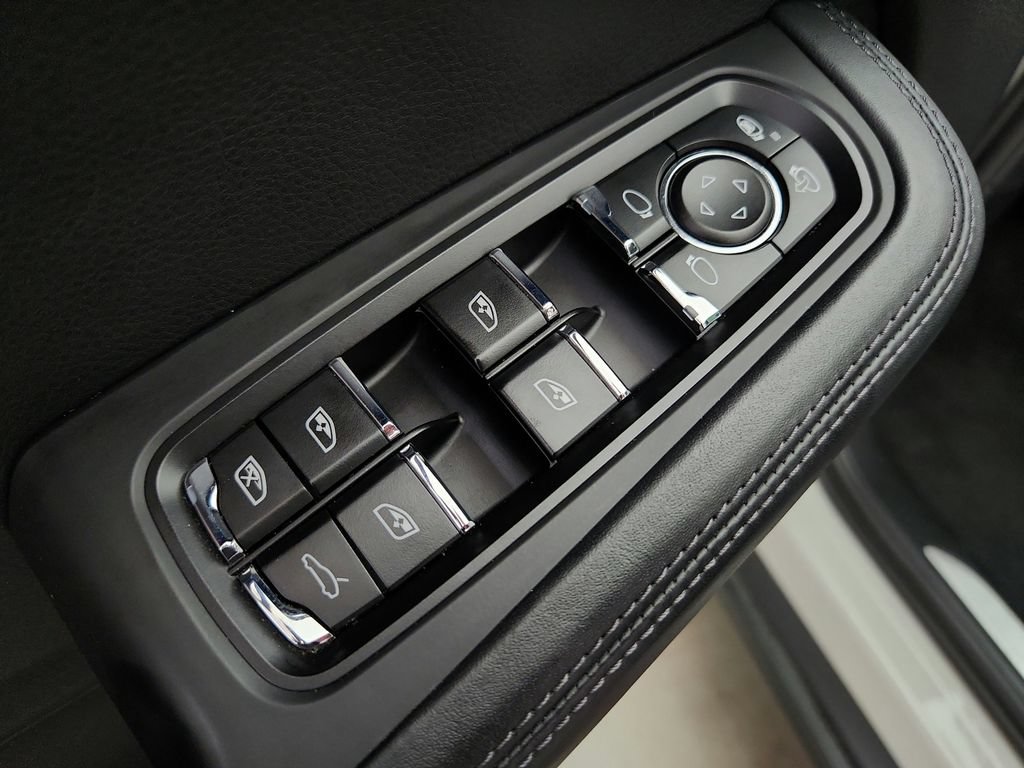 Used 2021 Porsche Macan S w/ Premium Package Plus AWD/4WD image 21