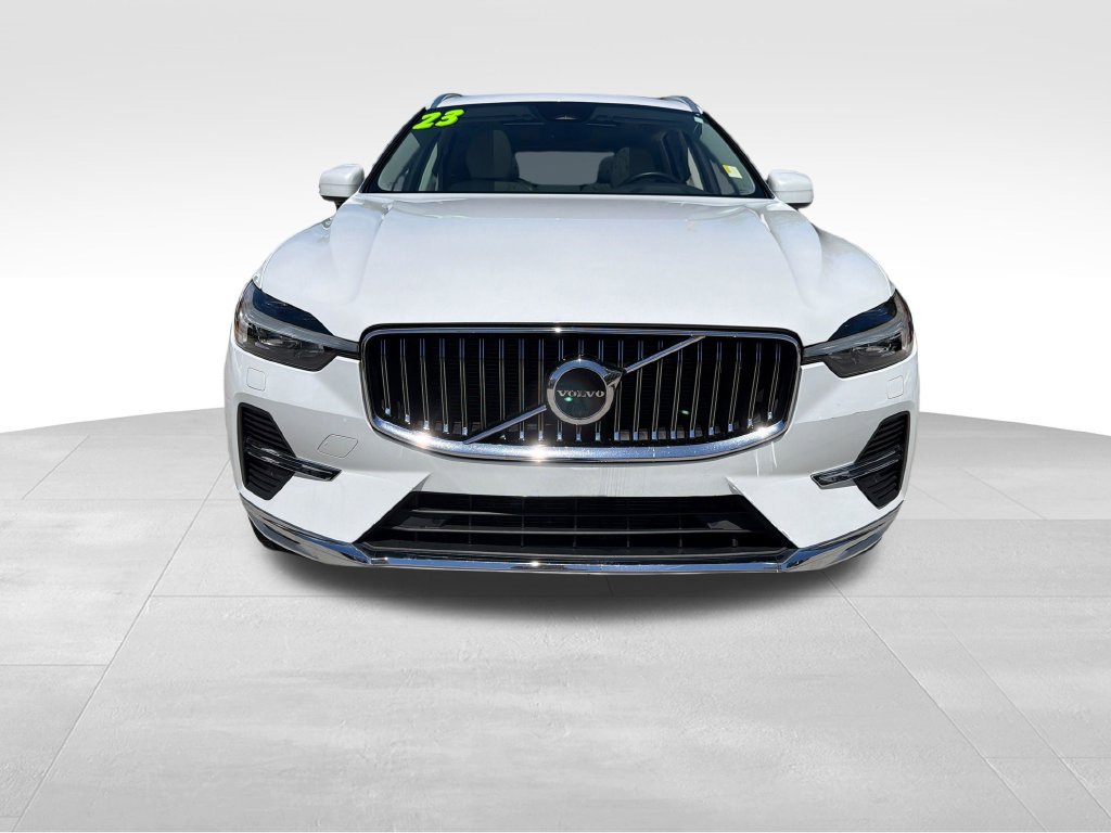 Used 2023 Volvo XC60 B5 Plus AWD/4WD image 2