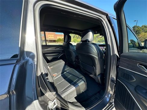 Used 2024 Jeep Grand Cherokee Limited 4xe image 17