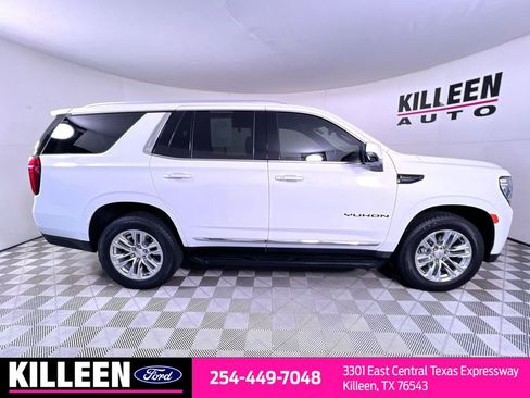 Used 2023 GMC Yukon SLT w/ SLT Luxury Package image 9