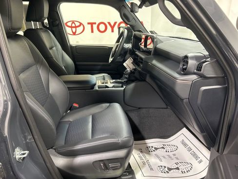 Used 2025 Toyota Land Cruiser image 13