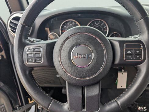 Used 2015 Jeep Wrangler Unlimited Sahara w/ Connectivity Group image 11