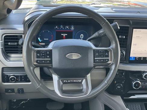 Certified 2025 Ford F250 Platinum w/ Platinum Plus Package AWD/4WD image 8