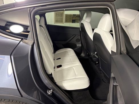 Used 2023 Tesla Model Y Performance AWD/4WD image 32